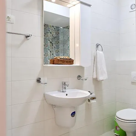 Roapart Riva Studiouri Si 2-3 Cu -parcare Privata *