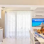 Apartment Roapart Riva Studiouri Si 2-3 Cu -parcare Privata *