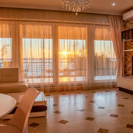 Roapart Riva Studiouri Si 2-3 Cu -parcare Privata Apartment *