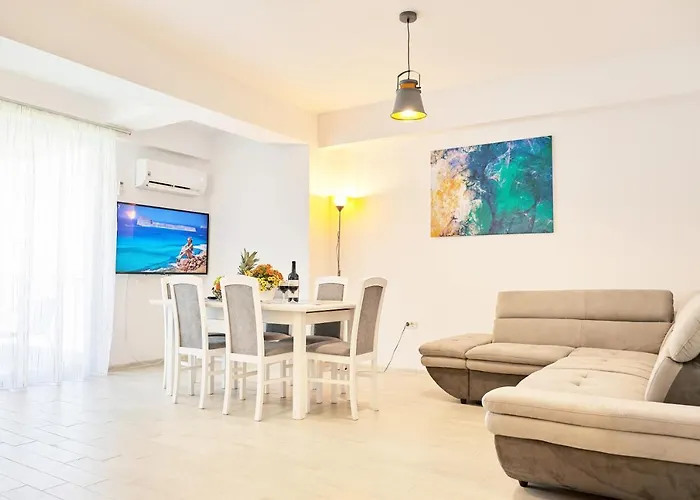 Roapart Riva Studiouri Si 2-3 Cu -parcare Privata 아파트