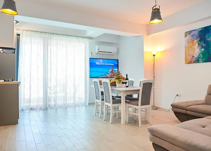 아파트 Roapart Riva Studiouri Si 2-3 Cu -parcare Privata 마마이아