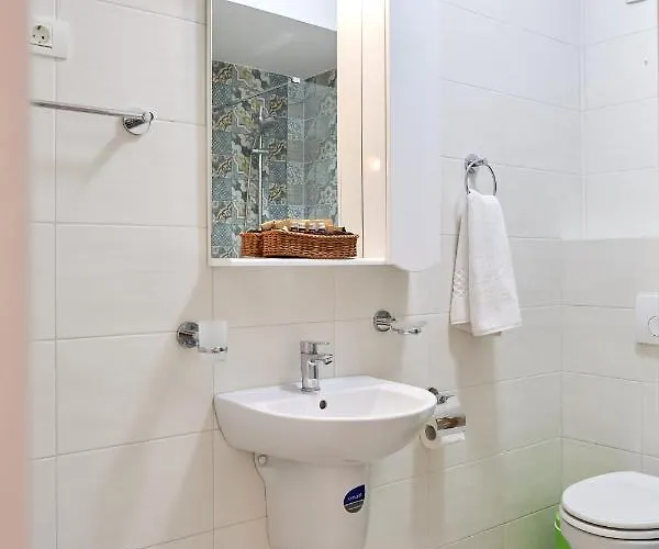 Roapart Riva Studiouri Si 2-3 Cu -parcare Privata *