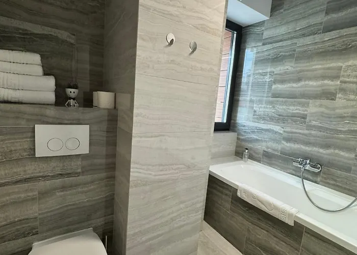 Roapart Riva Studiouri Si 2-3 Cu -parcare Privata 아파트