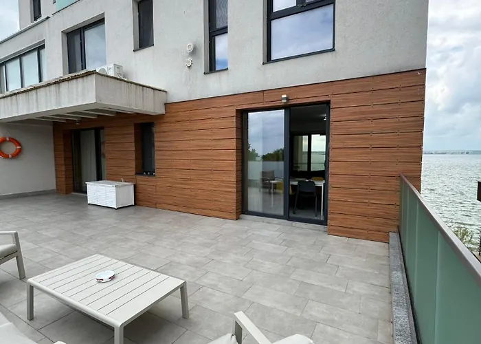 아파트 Roapart Riva Studiouri Si 2-3 Cu -parcare Privata *